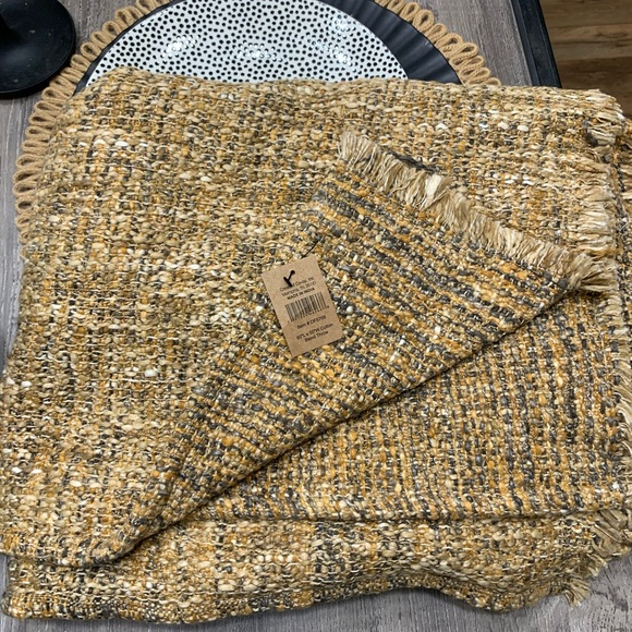 Creative Co -Op Woven Blanket - Picture 3 of 4